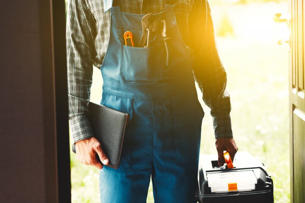 a plumber about to check a home for trenchless sewer line repair